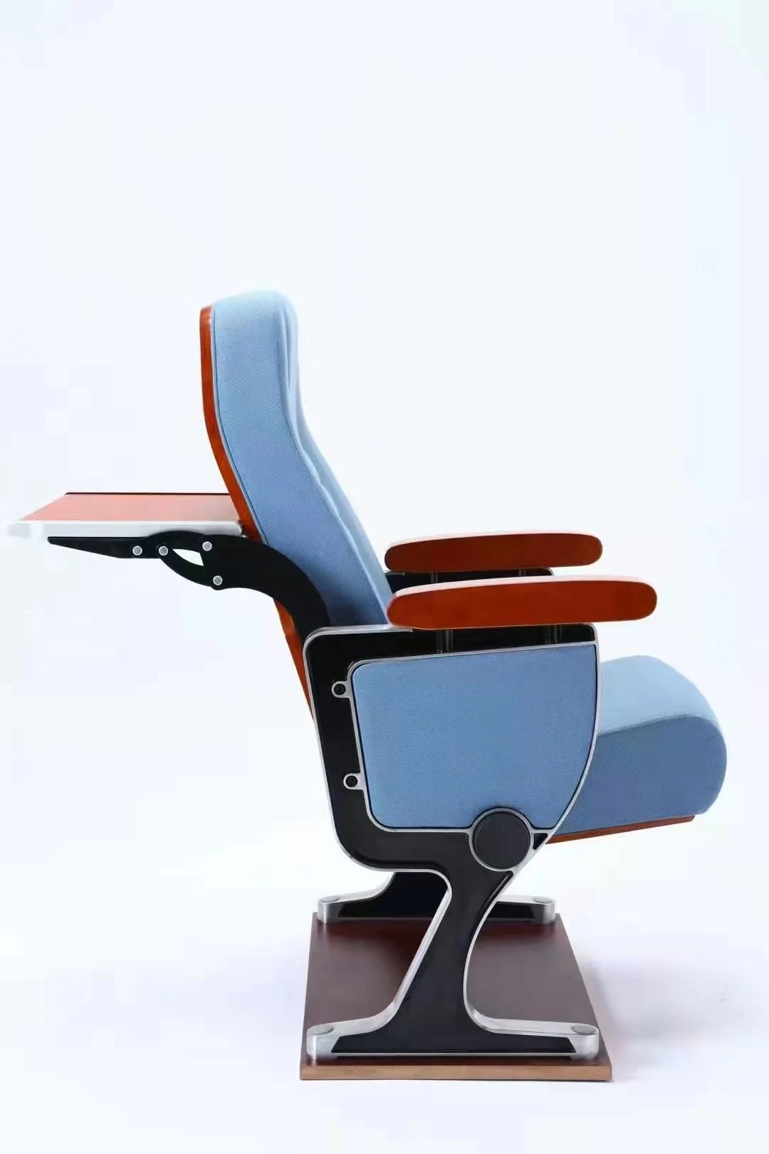 Feel the subtle changes in the development of auditorium seats and cinema chairs Feel the subtle changes in the development of auditorium seats and cinema chairs